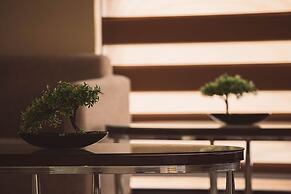 Hotel 801 Inc.