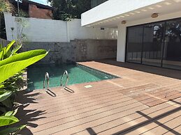 Omica 1 Residence