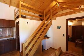 Ontas by Praxithea Traditional Home