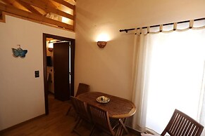 Ontas by Praxithea Traditional Home