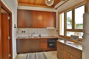 Ontas by Praxithea Traditional Home