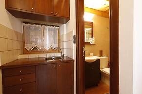 Ontas by Praxithea Traditional Home