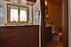 Ontas by Praxithea Traditional Home