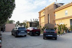 Abhinandan Farm by ELIVAAS
