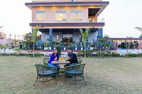 Abhinandan Farm by ELIVAAS
