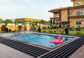 Abhinandan Farm by ELIVAAS