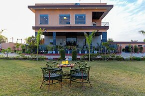 Abhinandan Farm by ELIVAAS