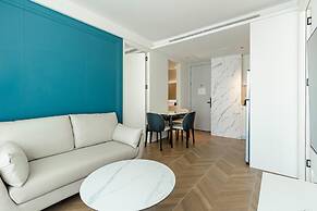 Unit 2303 Beachfront Pool-facing + Sea View