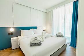 Unit 2303 Beachfront Pool-facing + Sea View
