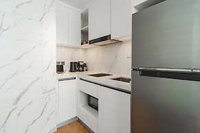Unit 2303 Beachfront Pool-facing + Sea View