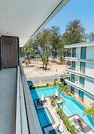Unit 2303 Beachfront Pool-facing + Sea View