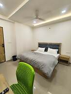 Hotel The Skyluxe