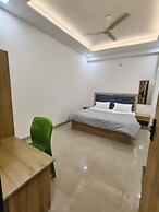 Hotel The Skyluxe