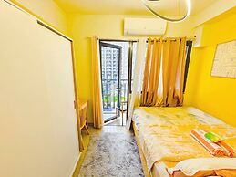 Budget Staycation MOA WiFi Smart TV