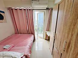 Budget Staycation MOA WiFi Smart TV