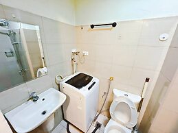 Budget Staycation MOA WiFi Smart TV