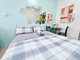 Budget Staycation MOA WiFi Smart TV