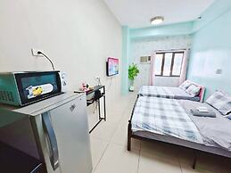 Budget Staycation MOA WiFi Smart TV