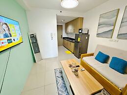 Budget Staycation MOA WiFi Smart TV