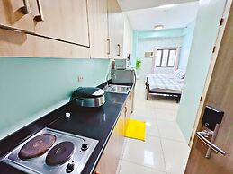 Budget Staycation MOA WiFi Smart TV