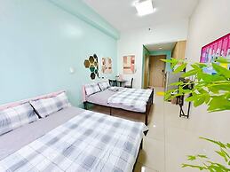 Budget Staycation MOA WiFi Smart TV