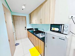 Budget Staycation MOA WiFi Smart TV