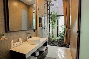 D'Kenyeri Villa by Aayan