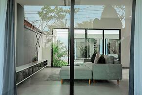 D'Kenyeri Villa by Aayan