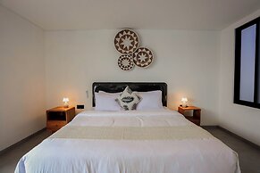 D'Kenyeri Villa by Aayan
