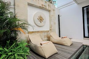 D'Kenyeri Villa by Aayan