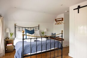 Journey s End Luxury Cottage 100m From Sea