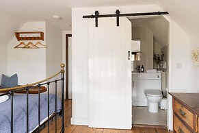 Journey s End Luxury Cottage 100m From Sea
