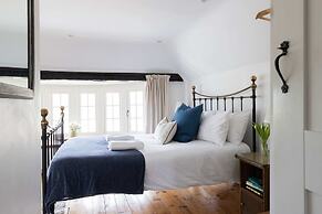 Journey s End Luxury Cottage 100m From Sea