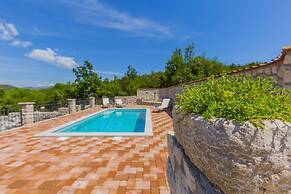 Rustic Villa Fragola With Heated Pool