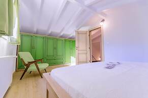 Rustic Villa Fragola With Heated Pool