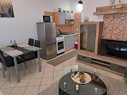 Apartment Didovi Dvori 1 With Jacuzzi