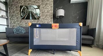 Modern central Apt with AC parking gym