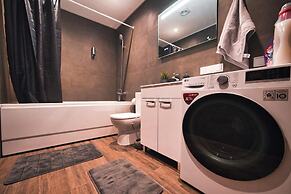 Modern central Apt with AC parking gym