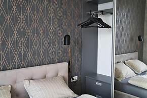 Modern central Apt with AC parking gym