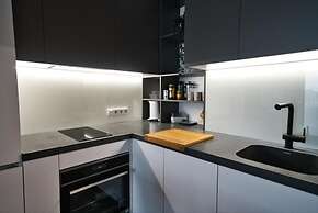 Modern central Apt with AC parking gym
