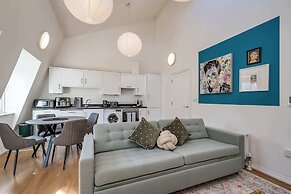 Central Belfast Apartments - The Cathedral Loft