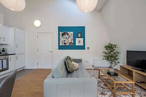 Central Belfast Apartments - The Cathedral Loft