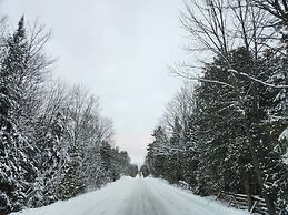 Devlok- Mystique Mansion 7 Br-sleep 16 Kawartha
