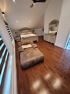 Devlok- Mystique Mansion 7 Br-sleep 16 Kawartha