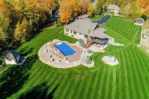 Devlok- Mystique Mansion 7 Br-sleep 16 Kawartha