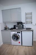 Modern 1 Bedroom Apartment in Quiet Tilbury Town