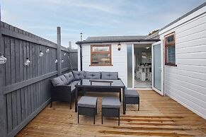 Host Stay Aurora Shore