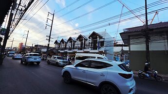 Sup Hometel Phuket