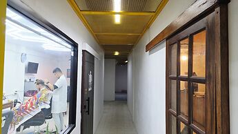 Sup Hometel Phuket