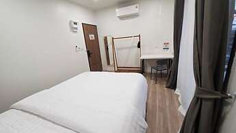 Sup Hometel Phuket
